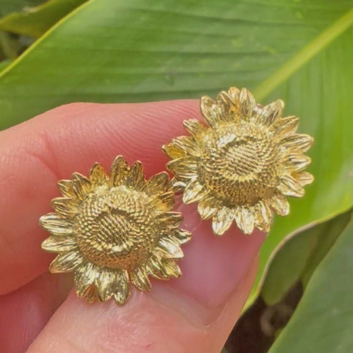 Asprey - 18k Yellow Gold Sunflower Stud Earrings