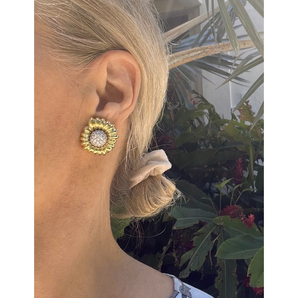 David Webb - 18k Gold Platinum Pavé Diamond Flower Earrings