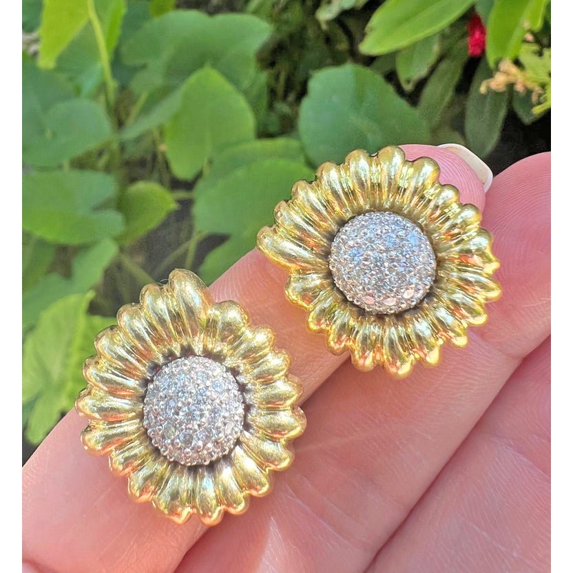 David Webb - 18k Gold Platinum Pavé Diamond Flower Earrings