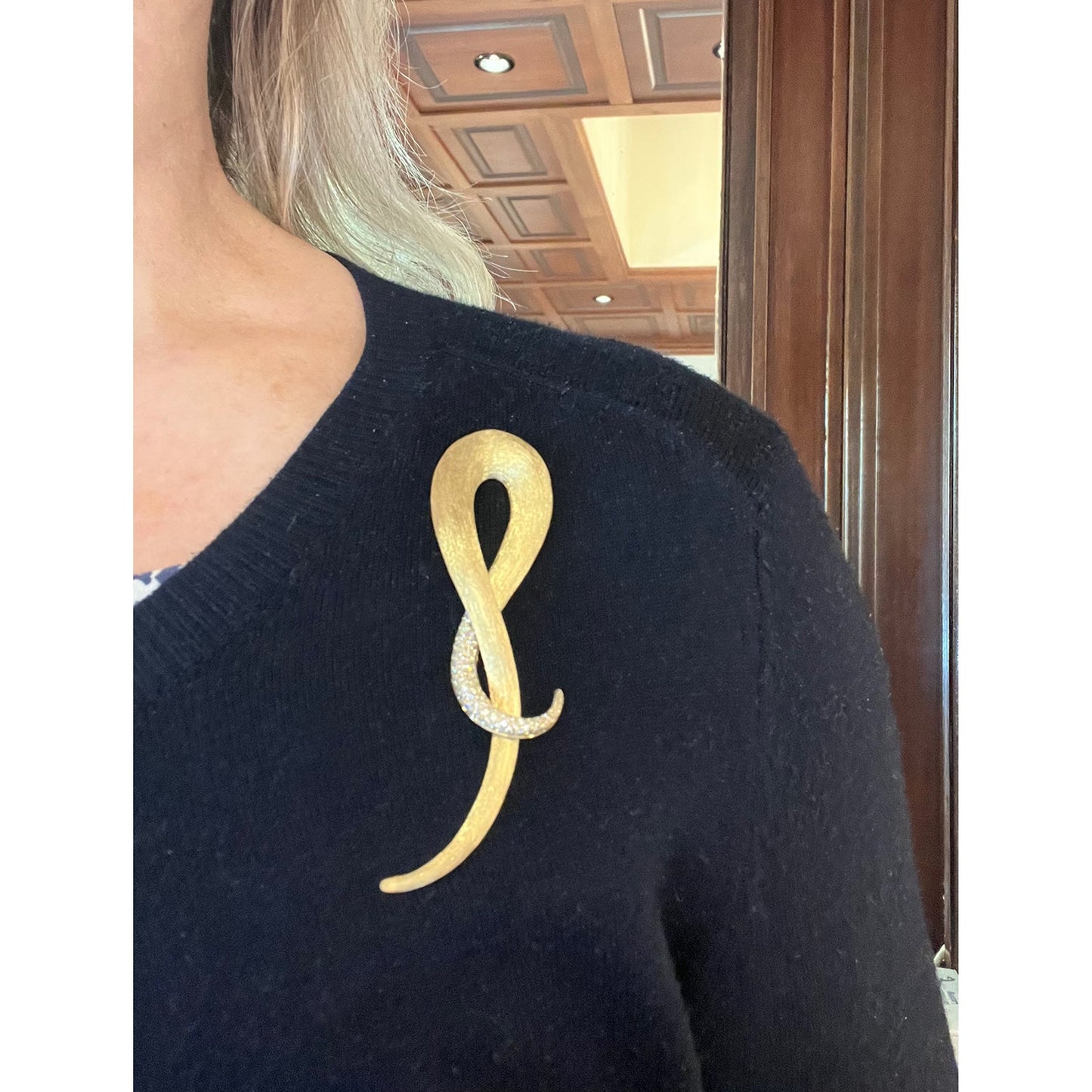 Henry Dunay - 18k Yellow Gold Diamond Sabi Ribbon Brooch