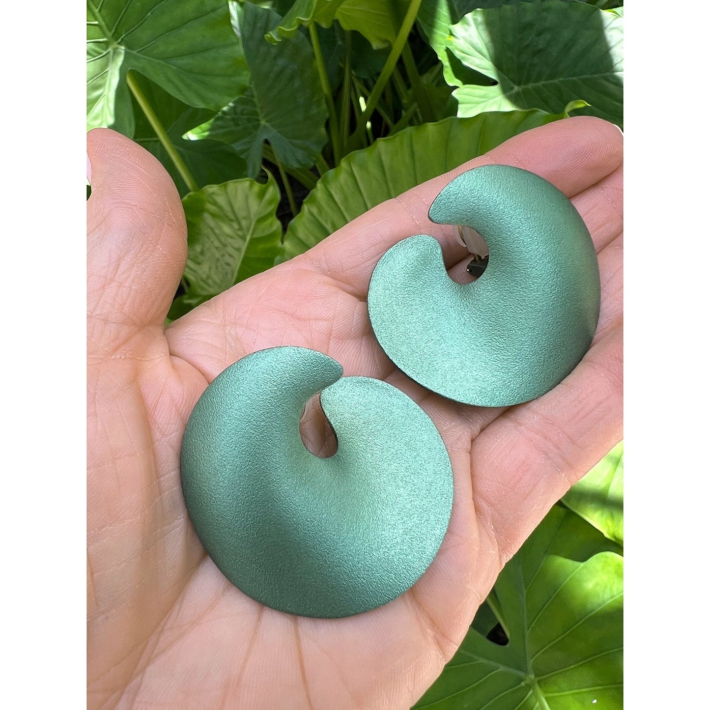 JAR - Green Aluminum Gold Valerie Clip Earrings