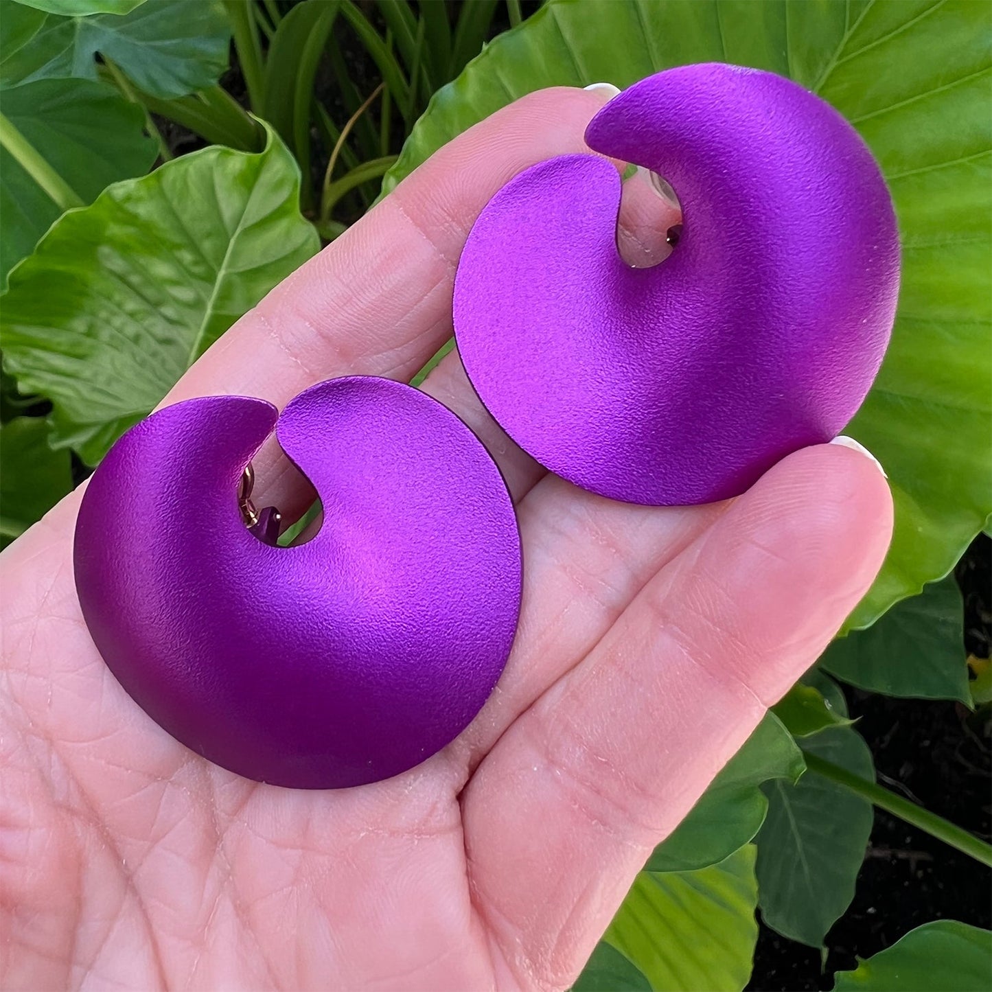 JAR - Magenta Aluminum Gold Valerie Clip Earrings