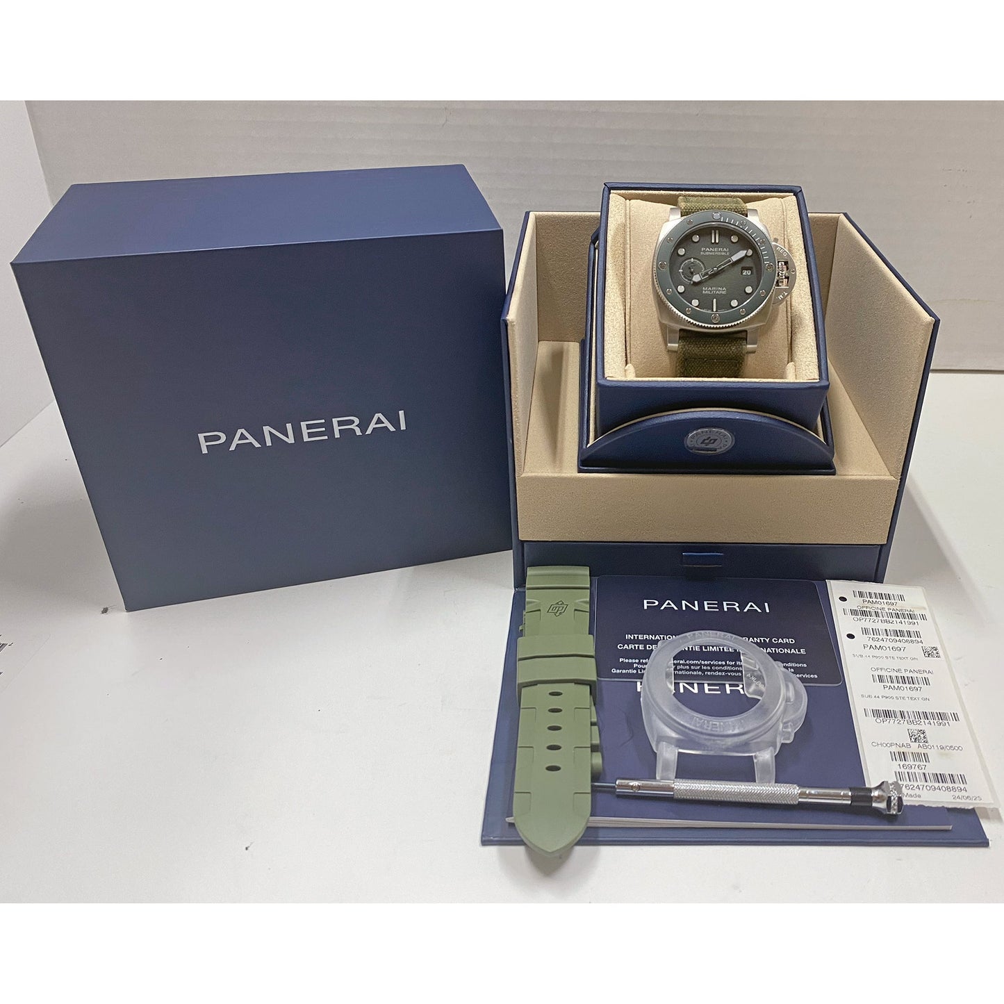 Panerai - Pre - Owned Submersible Marina Militare Steel (PAM01697)