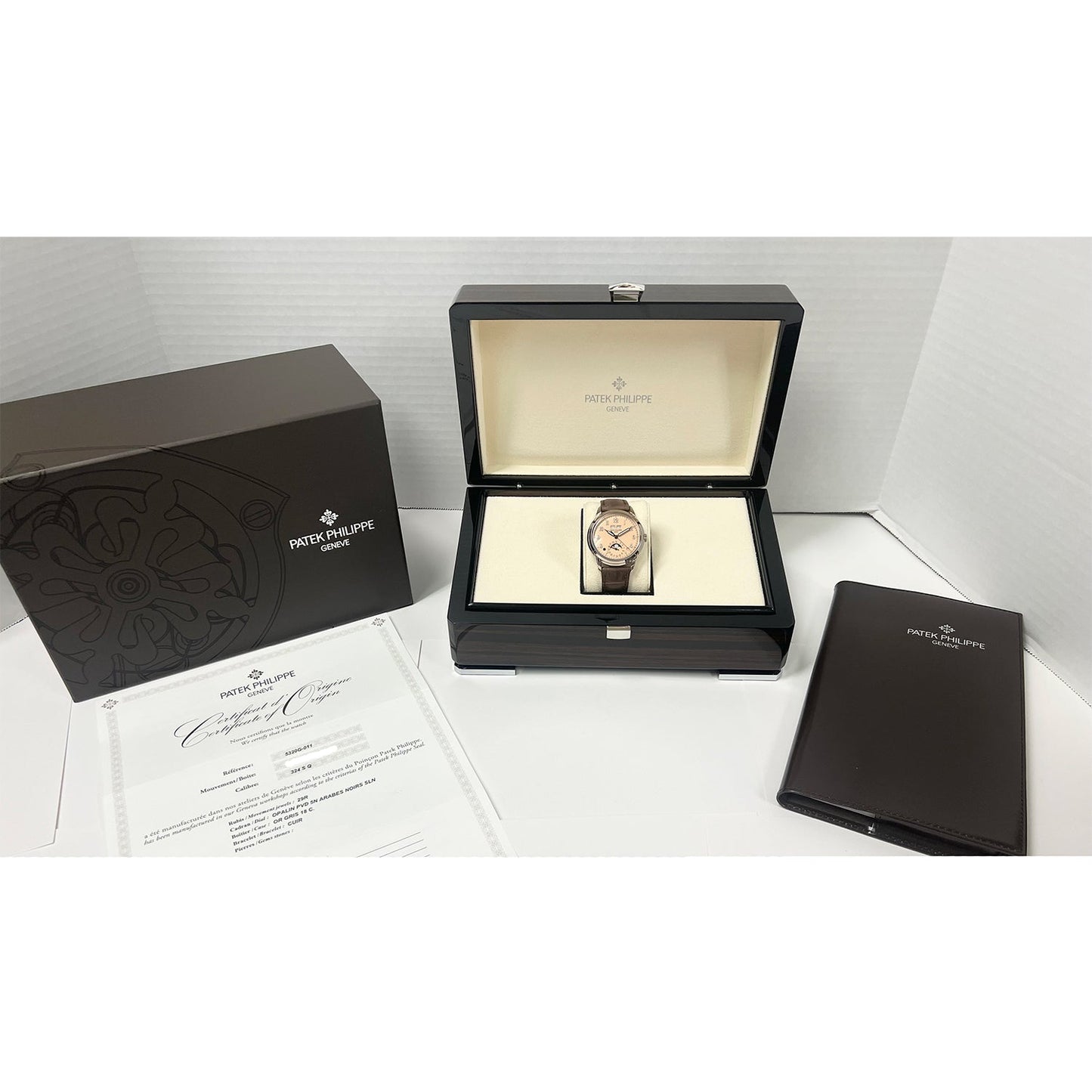 Patek Philippe - Perpetual Calendar White Gold (5320G - 011)