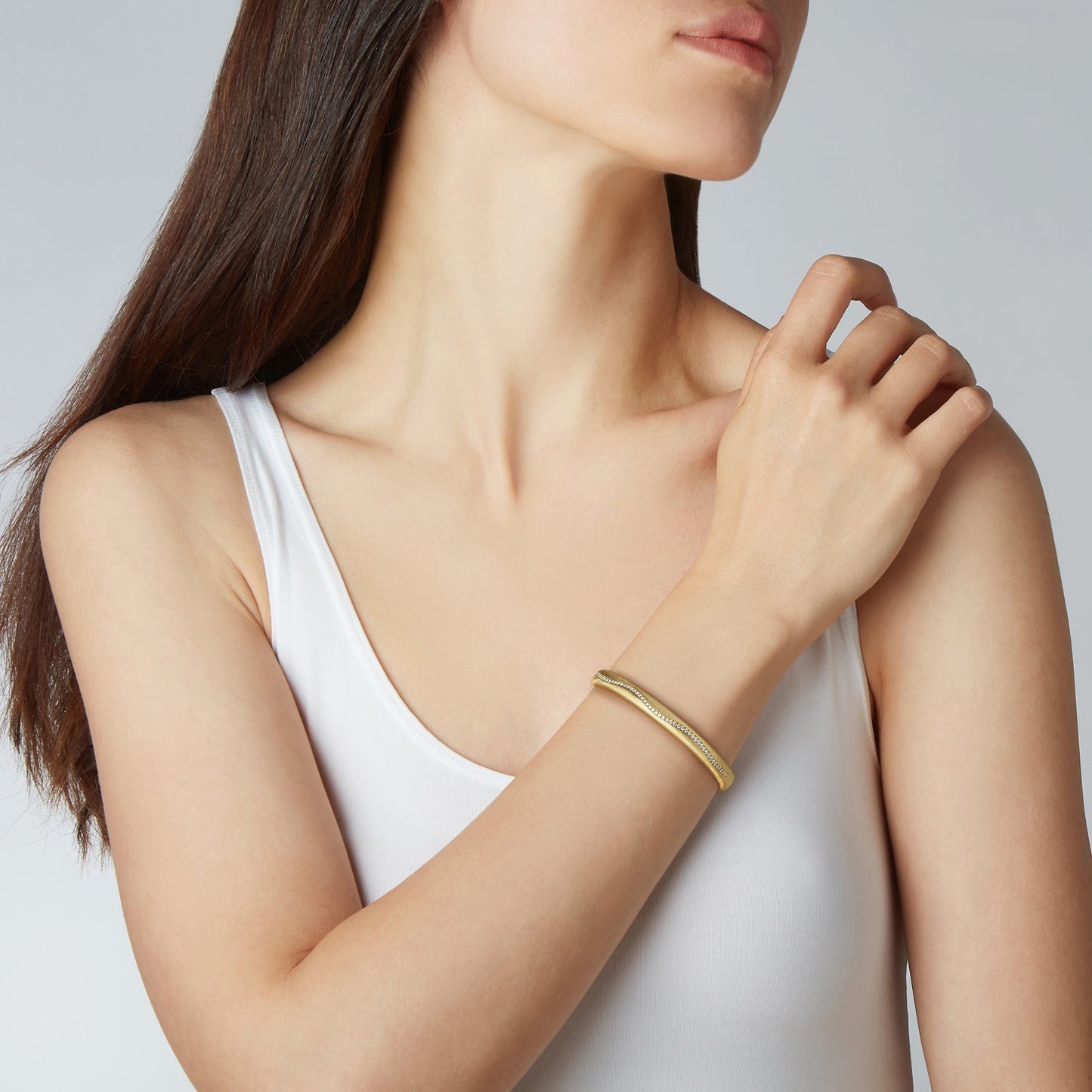 Sylvia Kontente - 18k Yellow Gold Wavy Diamond Bangle Bracelet