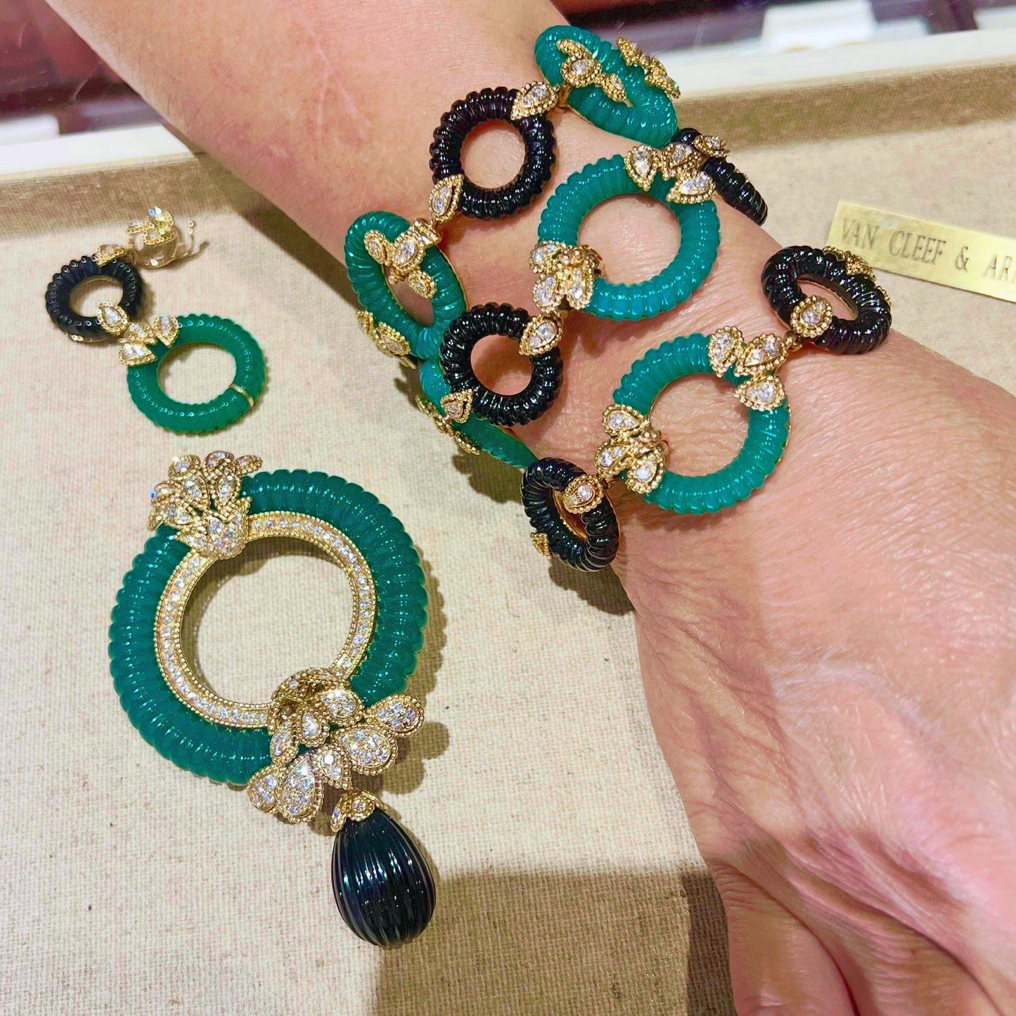 Van Cleef & Arpels - 1970s Chrysoprase Onyx Diamond Convertible Necklace/Bracelet