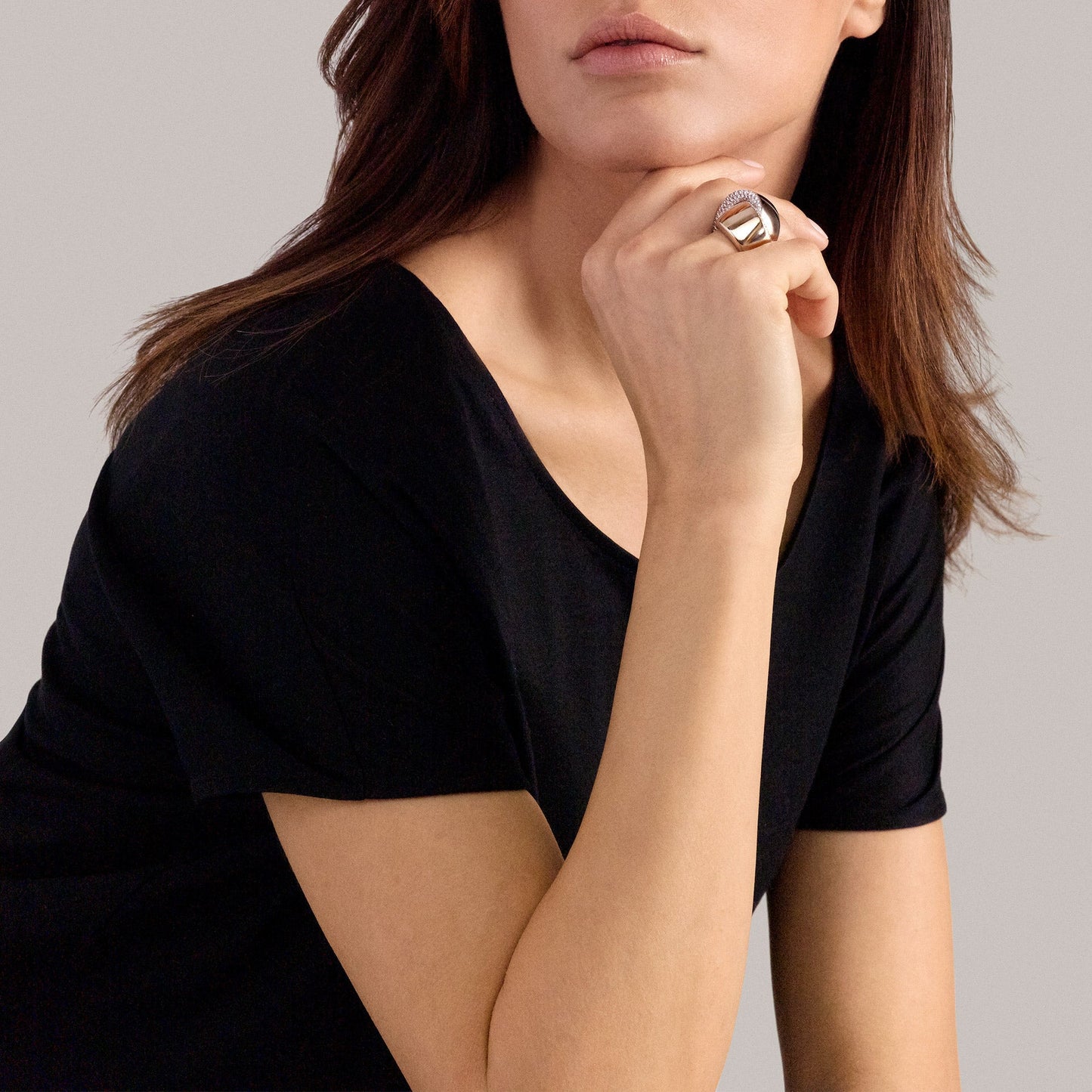 Vhernier - 18k White Gold Diamond Abbraccio Ring