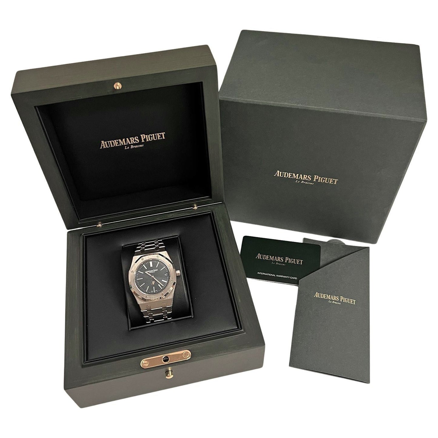 Audemars Piguet - Royal Oak "50th Anniversary" Extra-Thin (16202ST.OO.1240ST.02)