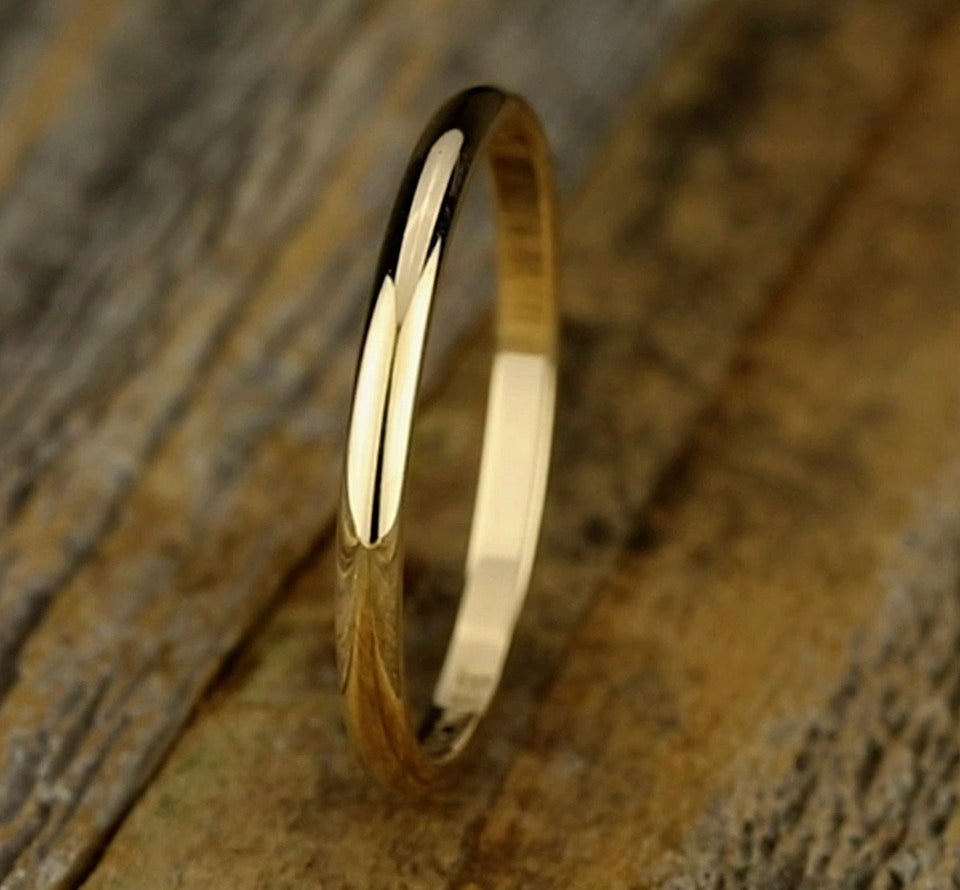 Benchmark - 18k Yellow Gold Comfort Fit Wedding Band (2mm)