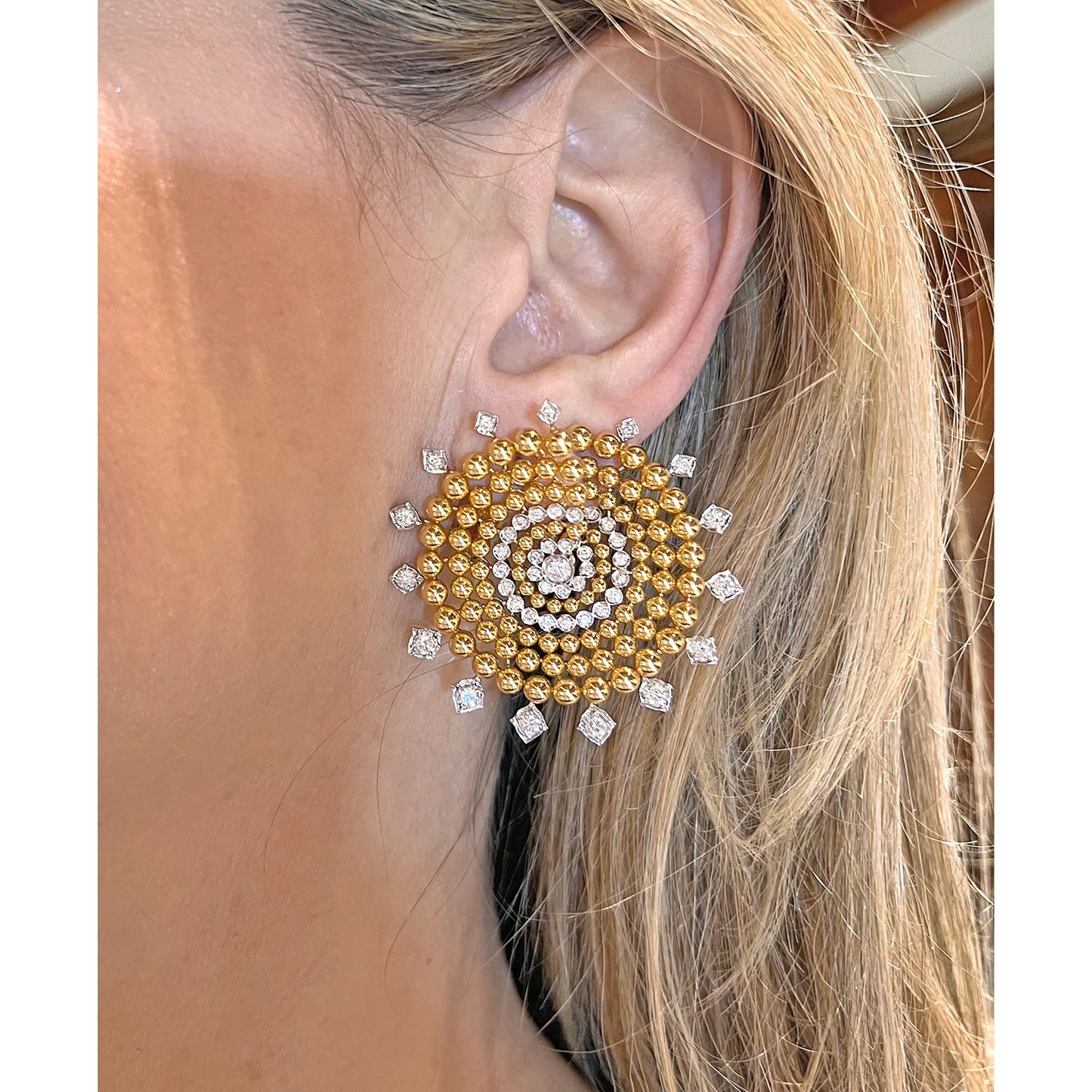 Greenleaf & Crosby - 18k Yellow Gold Bead Diamond Swirl Earclips