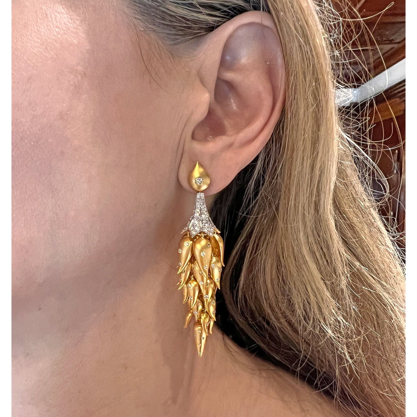 Greenleaf & Crosby - 18k Yellow Gold Falling Leaves Drop Earrings