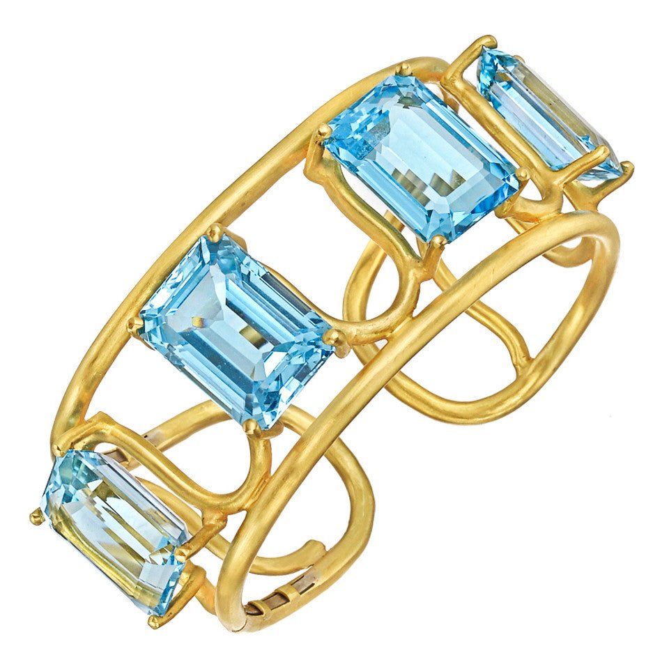 Peggy Guinness - 18k Yellow Gold Blue Topaz Cuff Bracelet