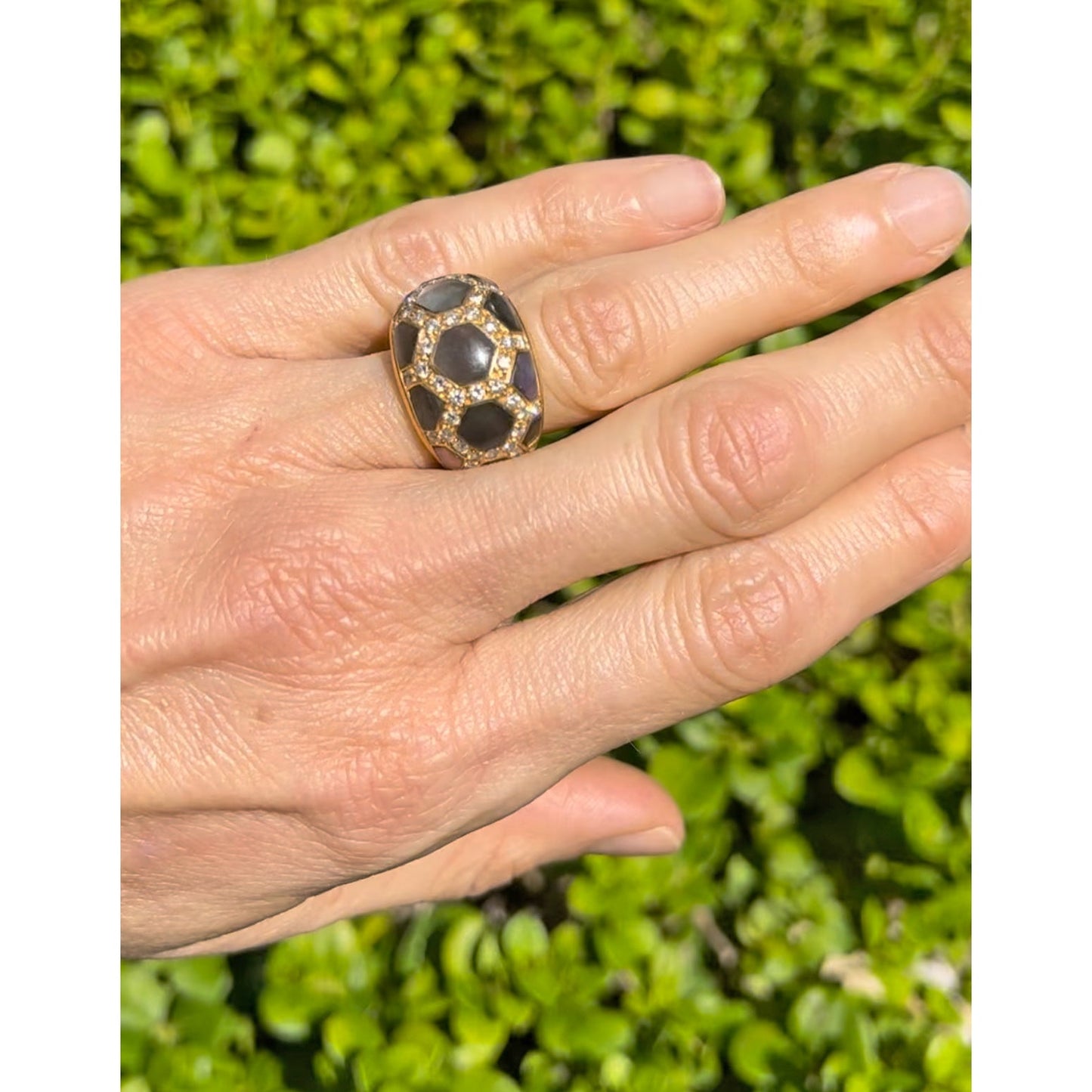 Van Cleef & Arpels - 18k Gold Abalone Diamond Honeycomb Band Ring