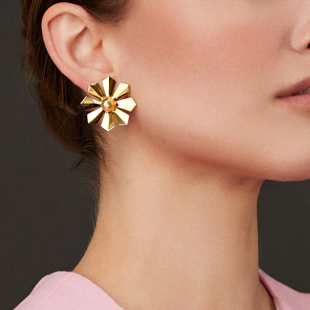 Verdura - 18k Yellow Gold Byzantine Ray Earrings