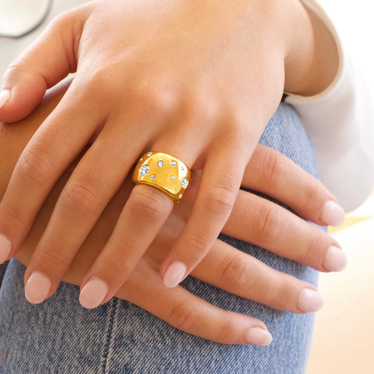 Verdura - 18k Yellow Gold Diamond Constellation Band