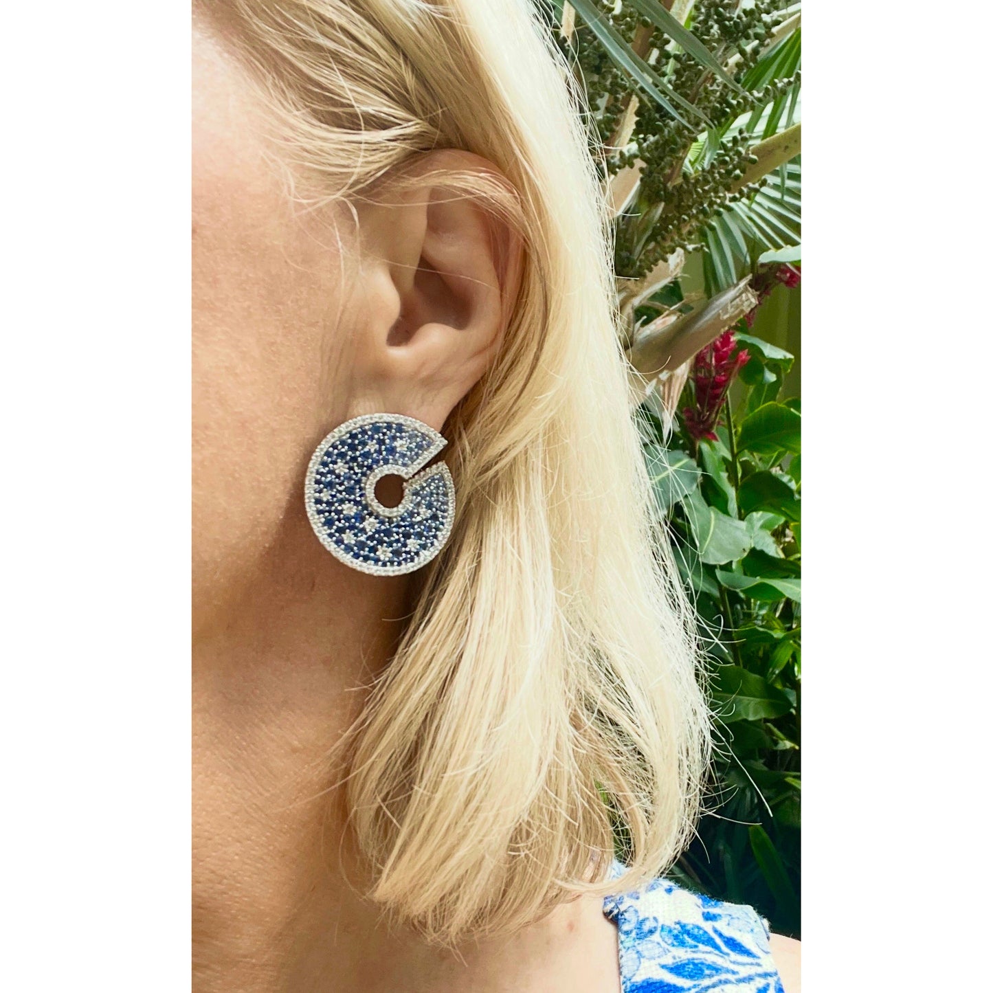 18k White Gold Sapphire Diamond Circle Earrings