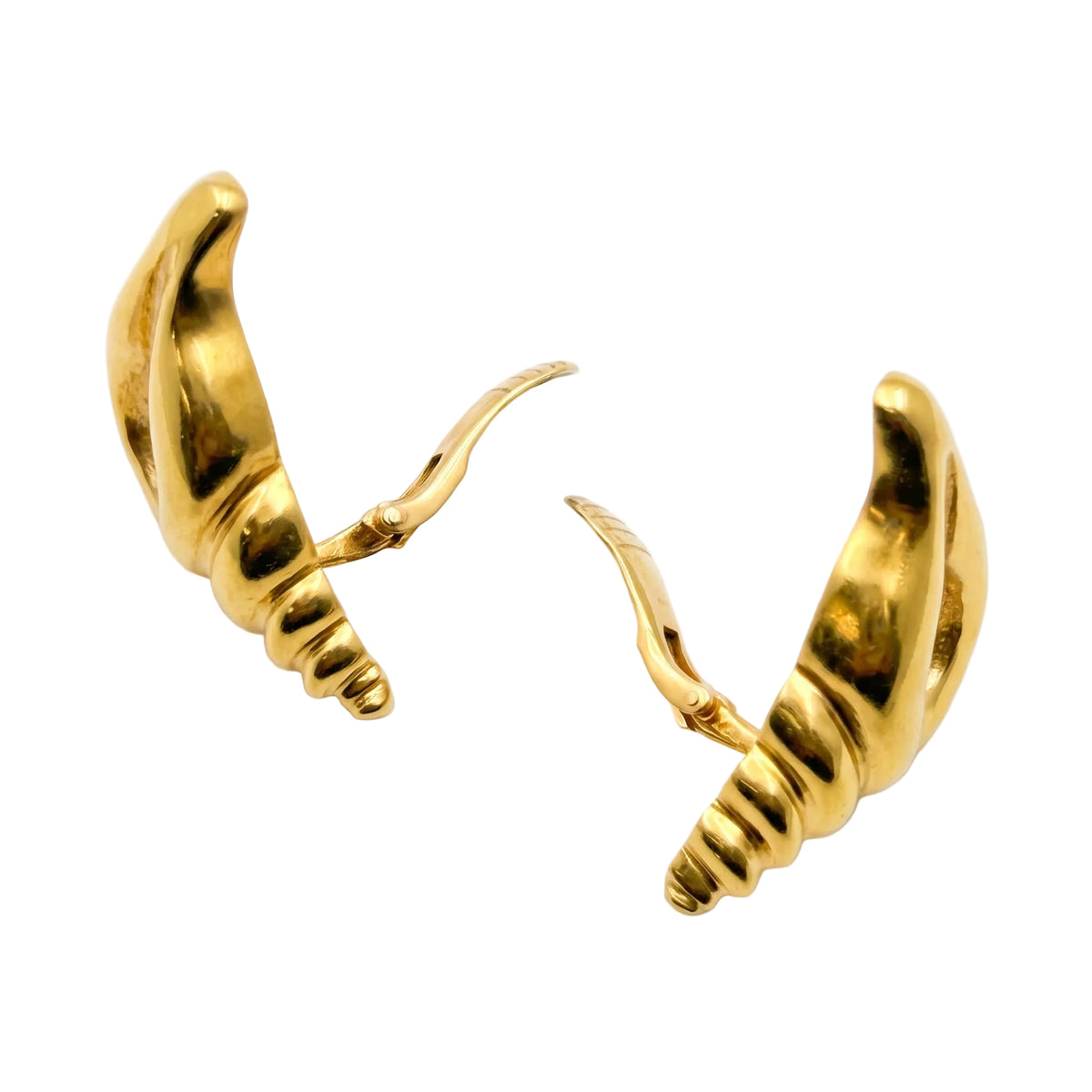 18k Yellow Gold Large Shell Clip Earrings