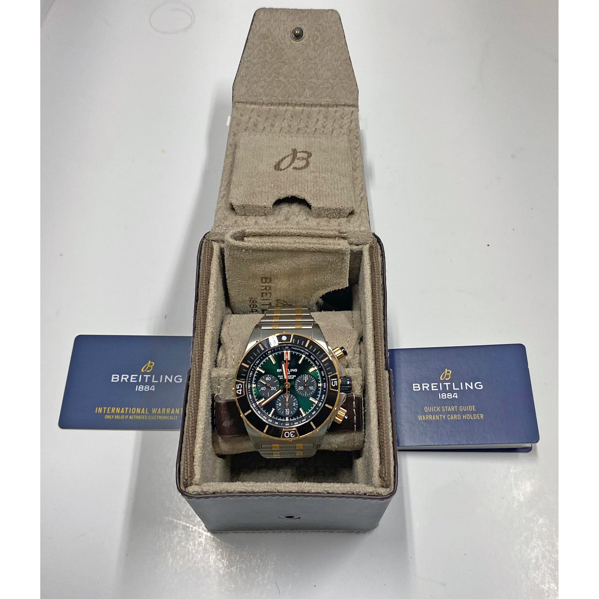 Breitling - Super Chronomat B01 44mm Green Dial (UB0136251L1U1)