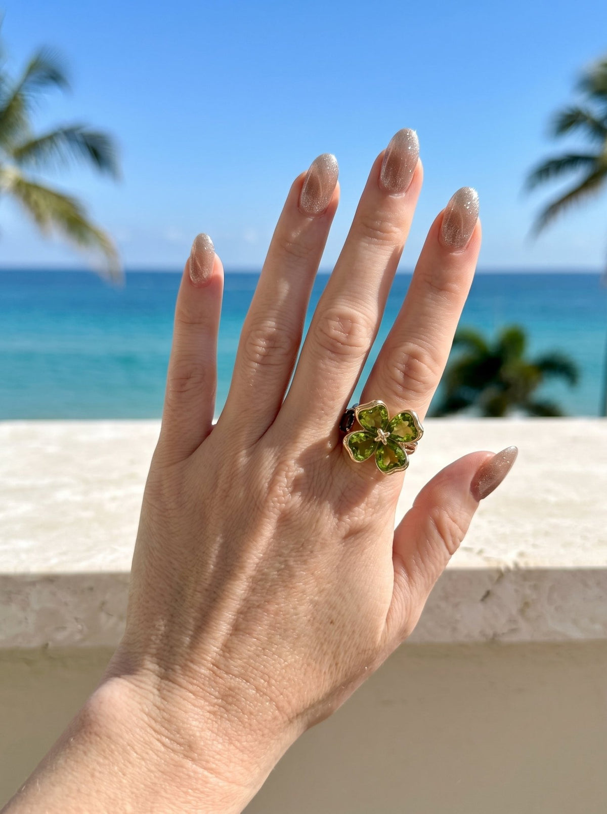 Chanel - 18k Yellow Gold Peridot Iolite Clover Ring