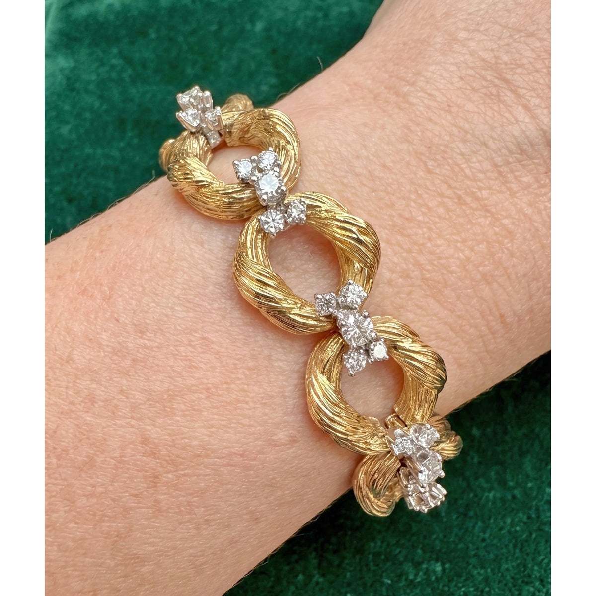 Estate Collection - Vintage 18k Yellow Gold Diamond Circular Link Bracelet