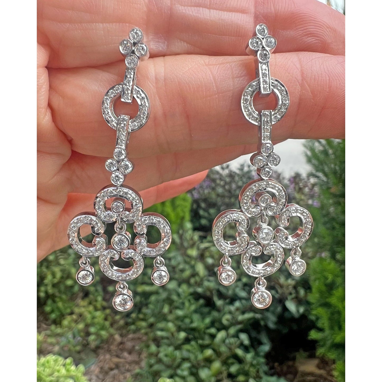 Kwiat - 18k White Gold Diamond Deco Drop Earrings