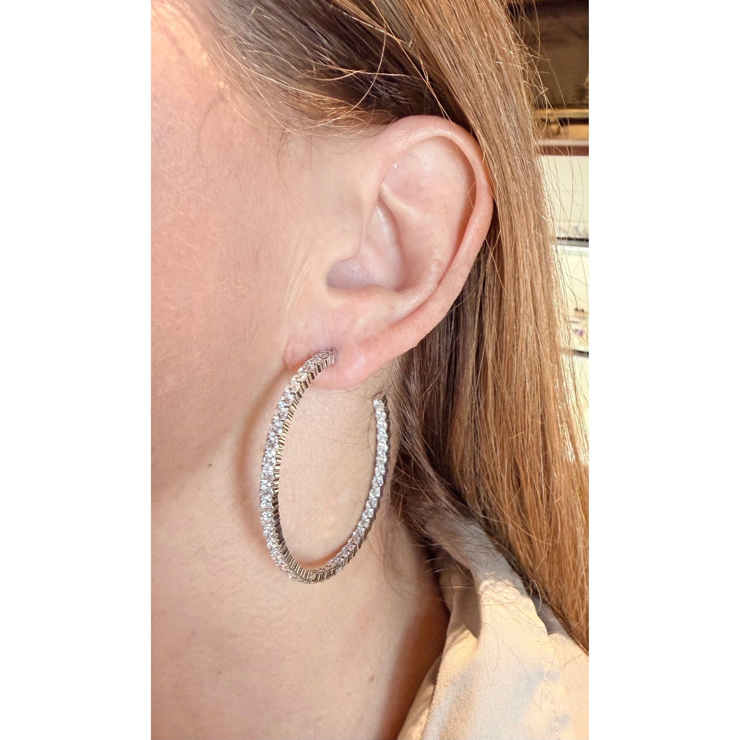 Kwiat - 6.49ct 18k White Gold Round Brilliant Diamond Hoop Earrings