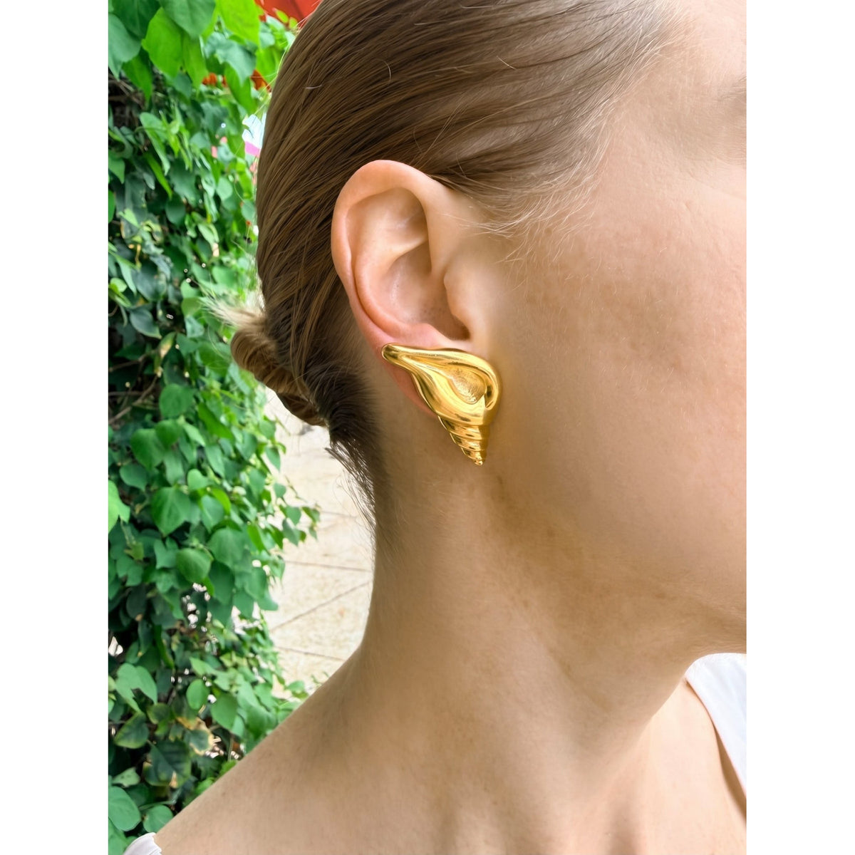 Lalaounis - 18k Yellow Gold Large Shell Clip Earrings