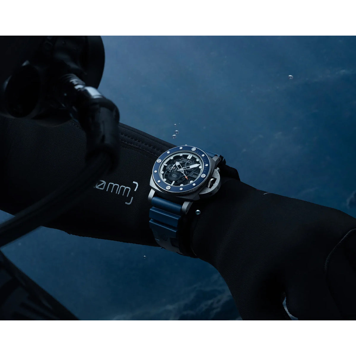 Submersible GMT 47mm Titanium Watch (PAM01495)