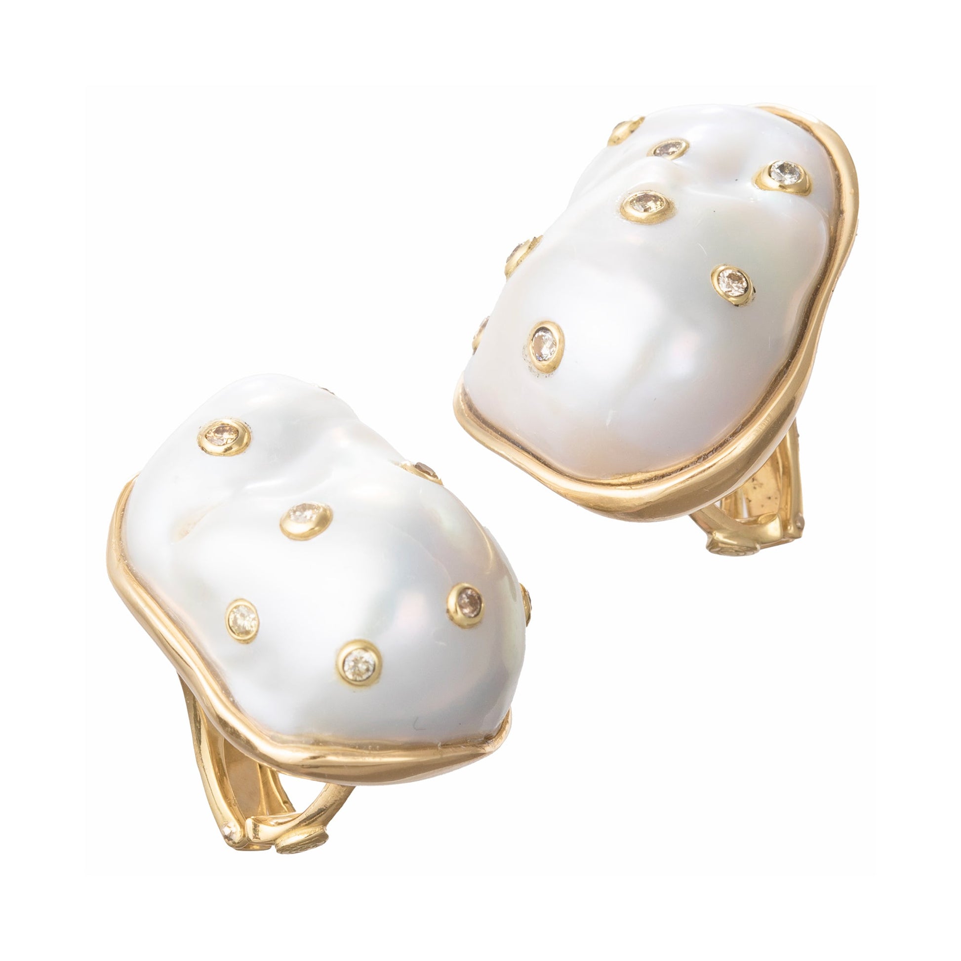 Peggy Guinness - 18k Yellow Gold Freshwater Pearl Diamond Earrings