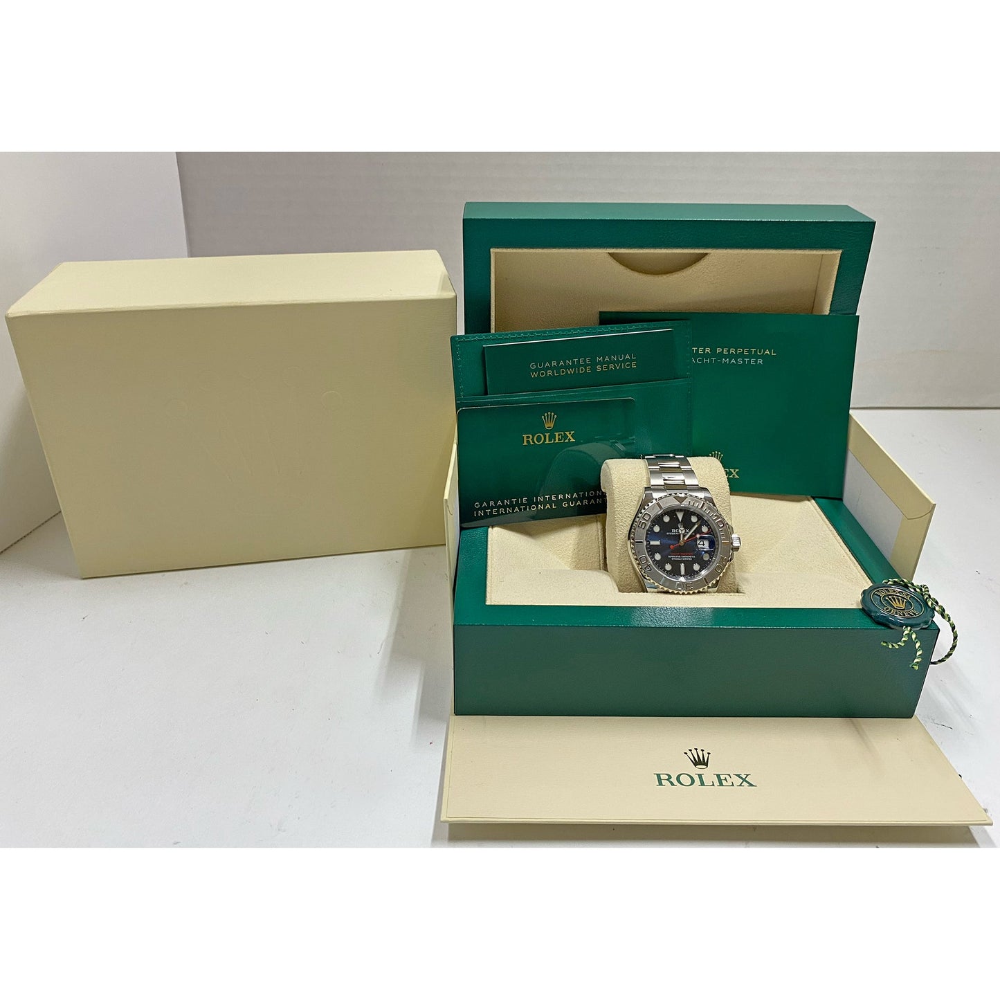 Rolex - Yacht-Master 40 Blue Dial Oystersteel Platinum Bezel (126622)