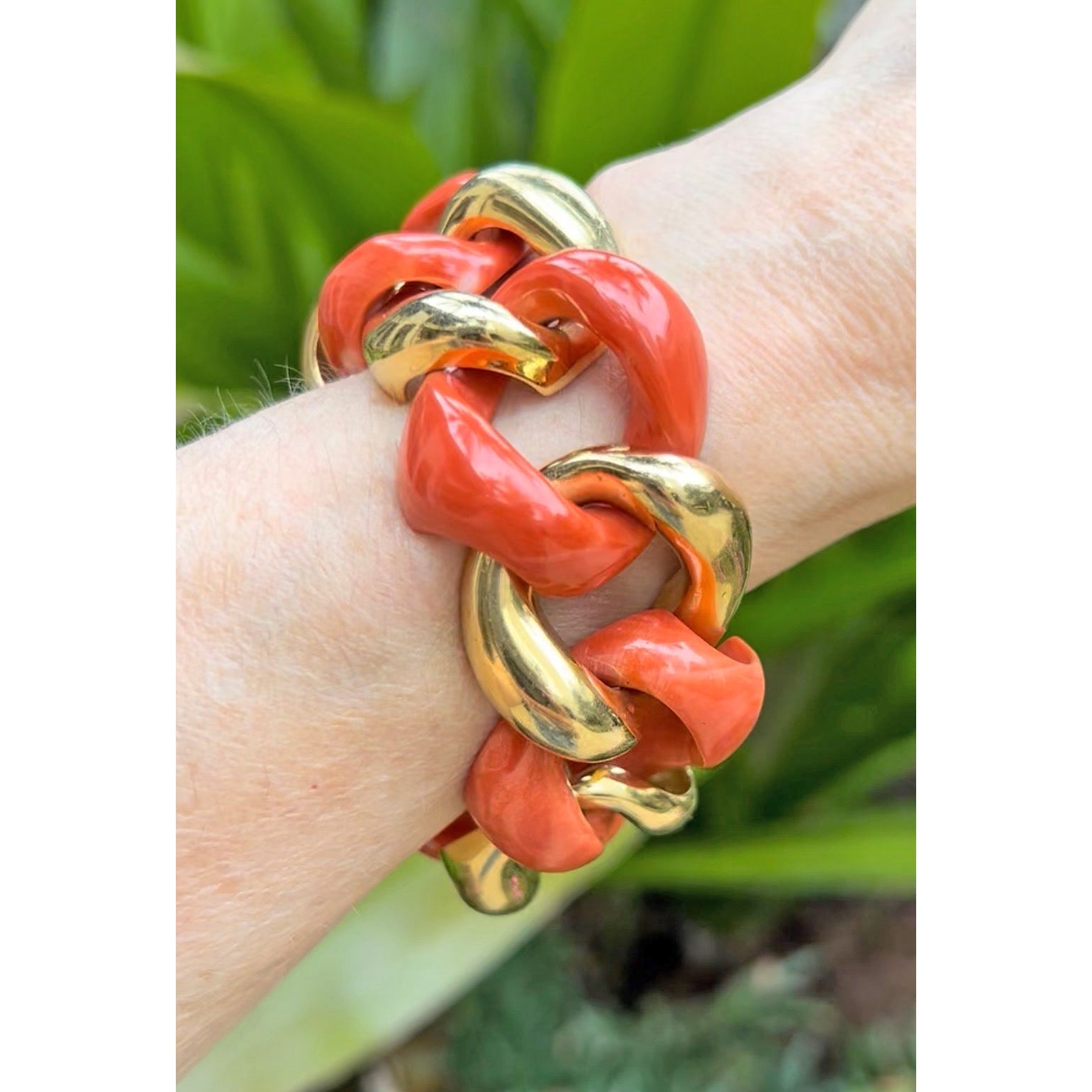Seaman Schepps - 18k Yellow Gold Coral Large Link Bracelet