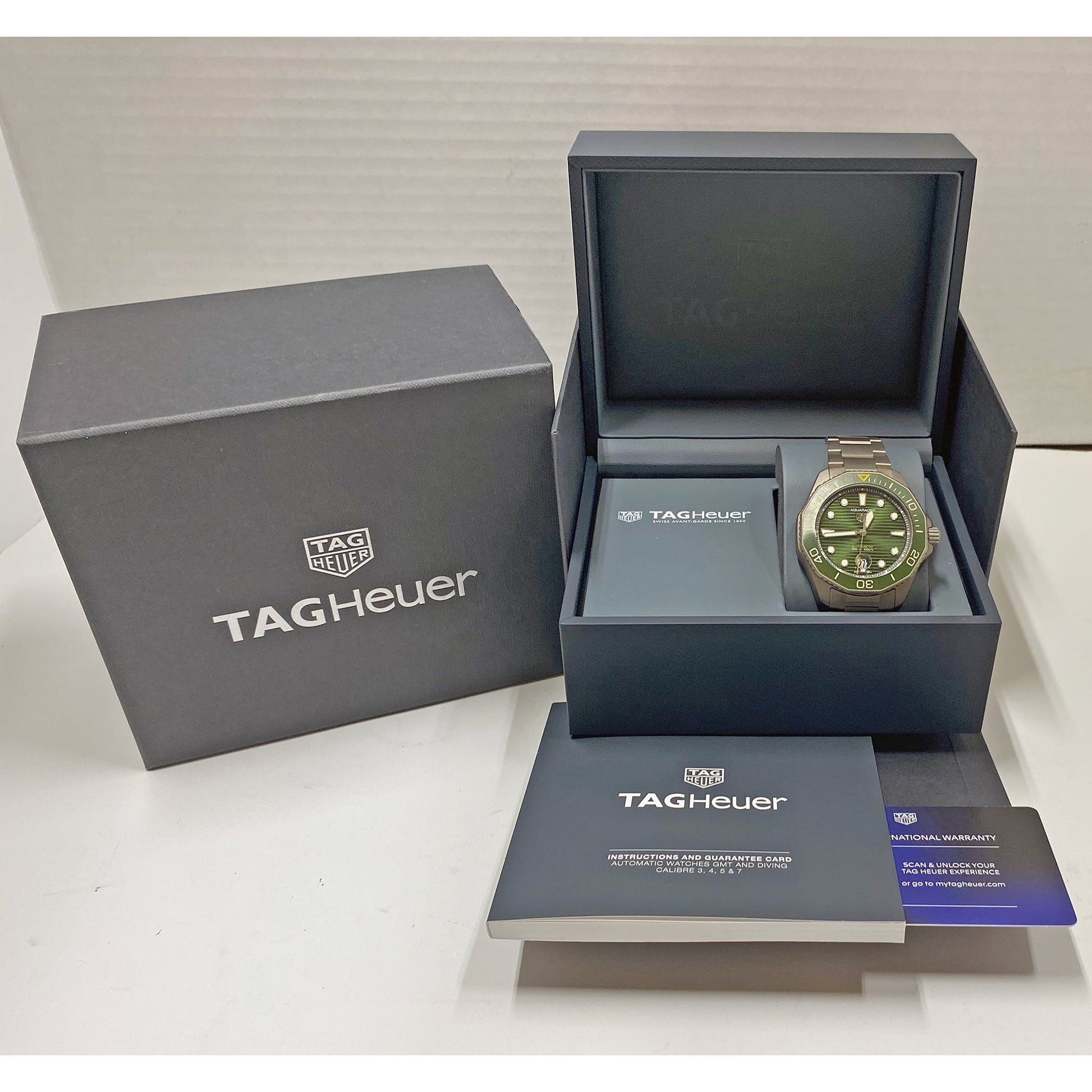 TAG Heuer - Aquaracer Professional 300 Titanium (WBP208B.BF0631)