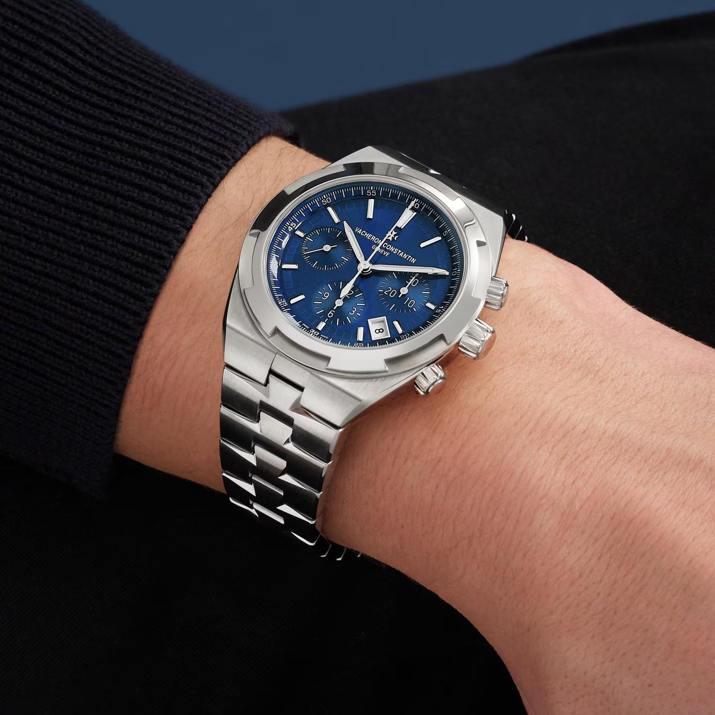 Vacheron Constantin - Overseas Chronograph Blue Dial Steel (5520V/210A - B148)
