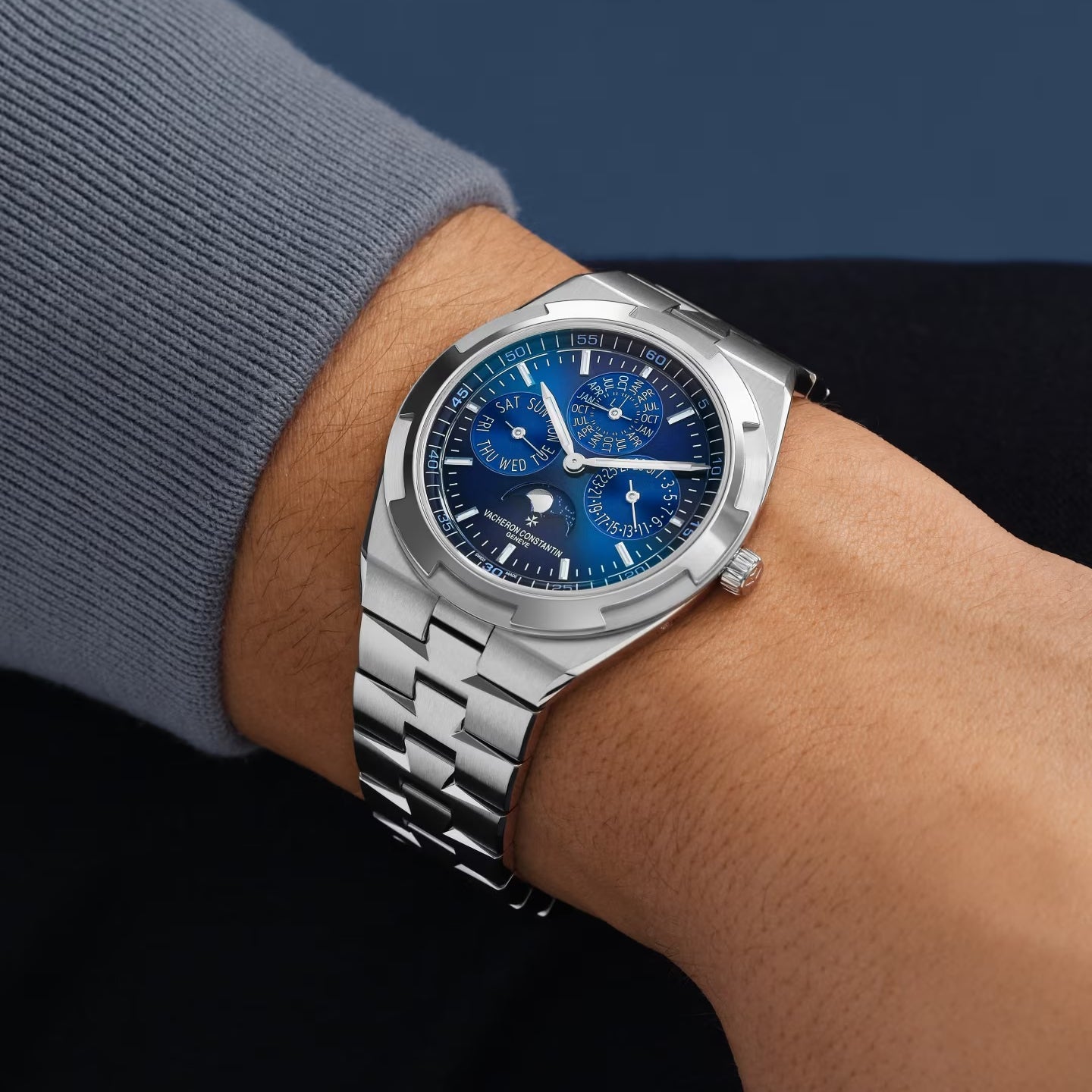 Vacheron Constantin - Overseas Perpetual Calendar Ultra - Thin Blue Dial (4300V/220G - B945)