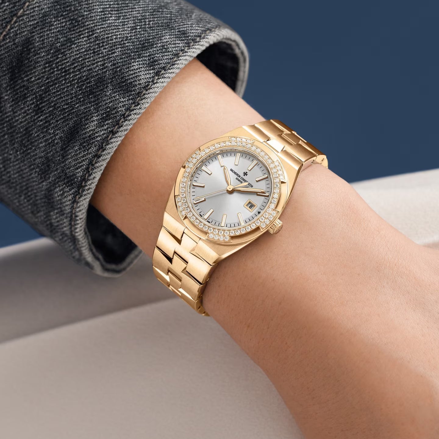 Vacheron Constantin - Overseas Quartz 33mm Silver Dial Pink Gold (1225V/200R - H031)