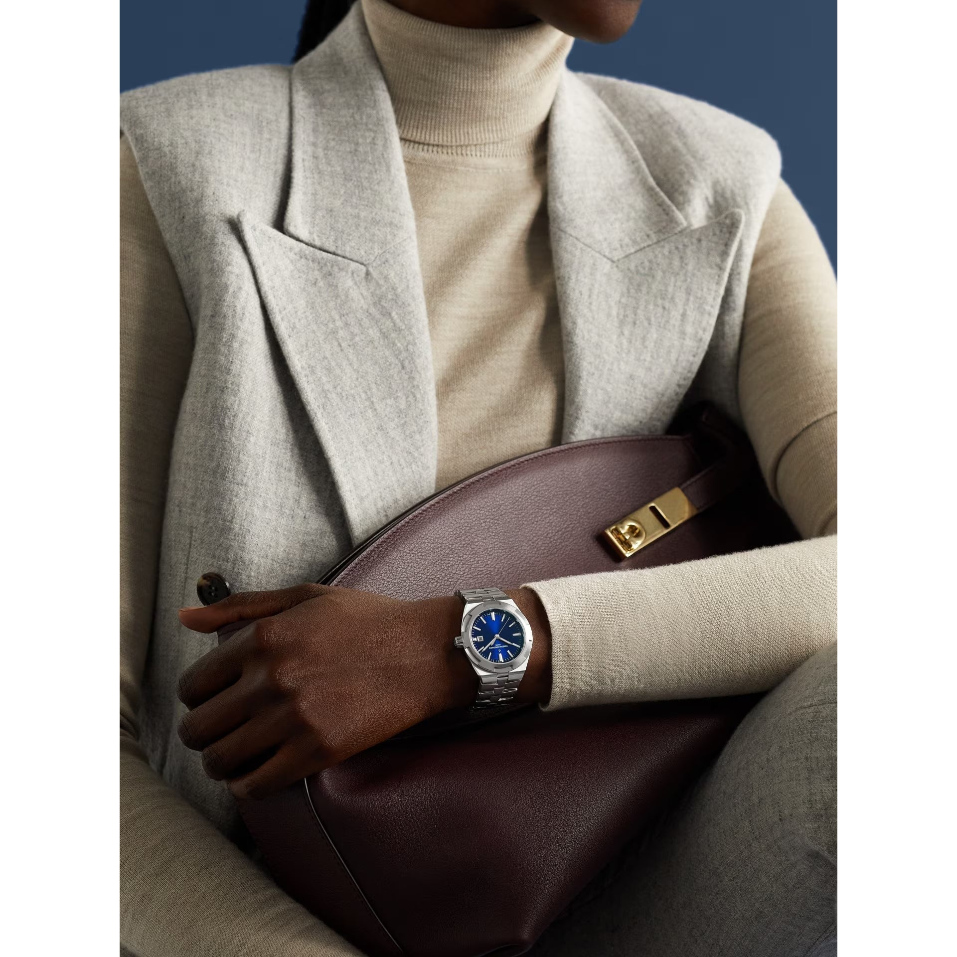 Vacheron Constantin - Overseas Self - Winding 34.5mm Blue Dial Steel (4600V/200A - B980)