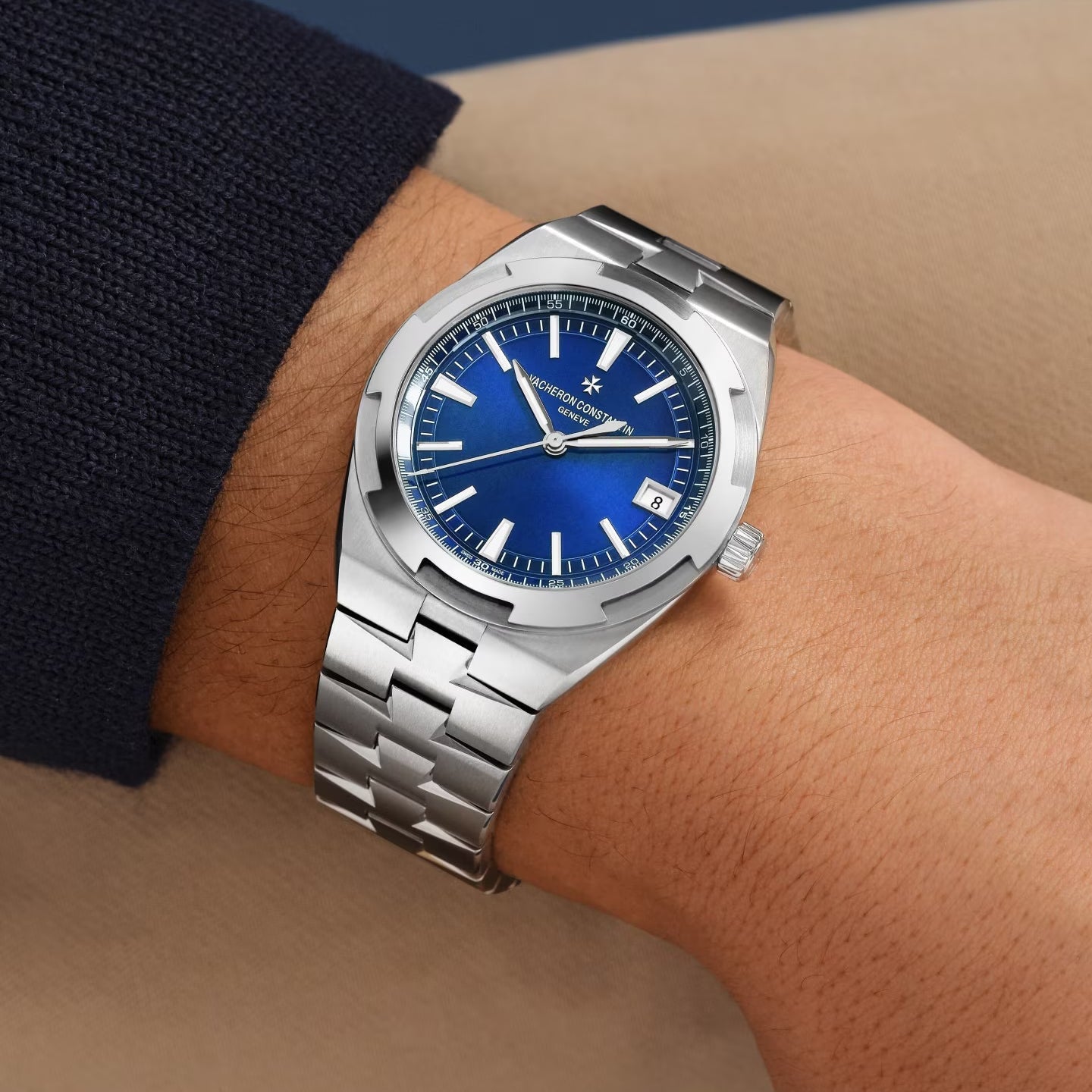 Vacheron Constantin - Overseas Self - Winding 41mm Blue Dial Steel (4520V/210A - B128)