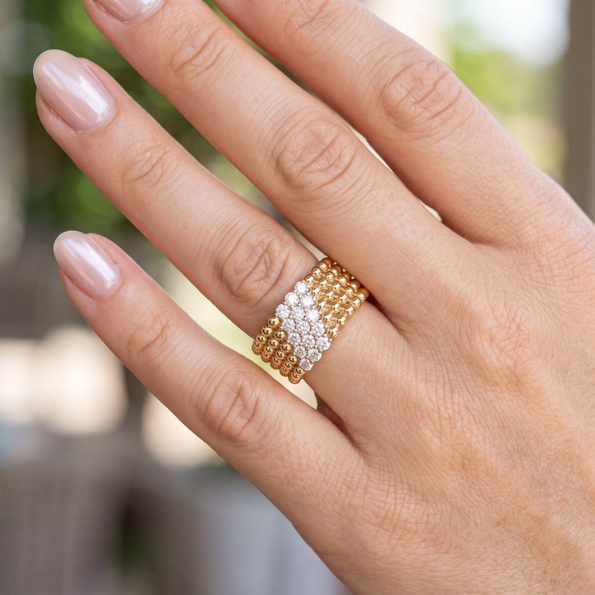 Van Cleef & Arpels - 18k Yellow Gold Diamond 5-Row Perlée Band Ring
