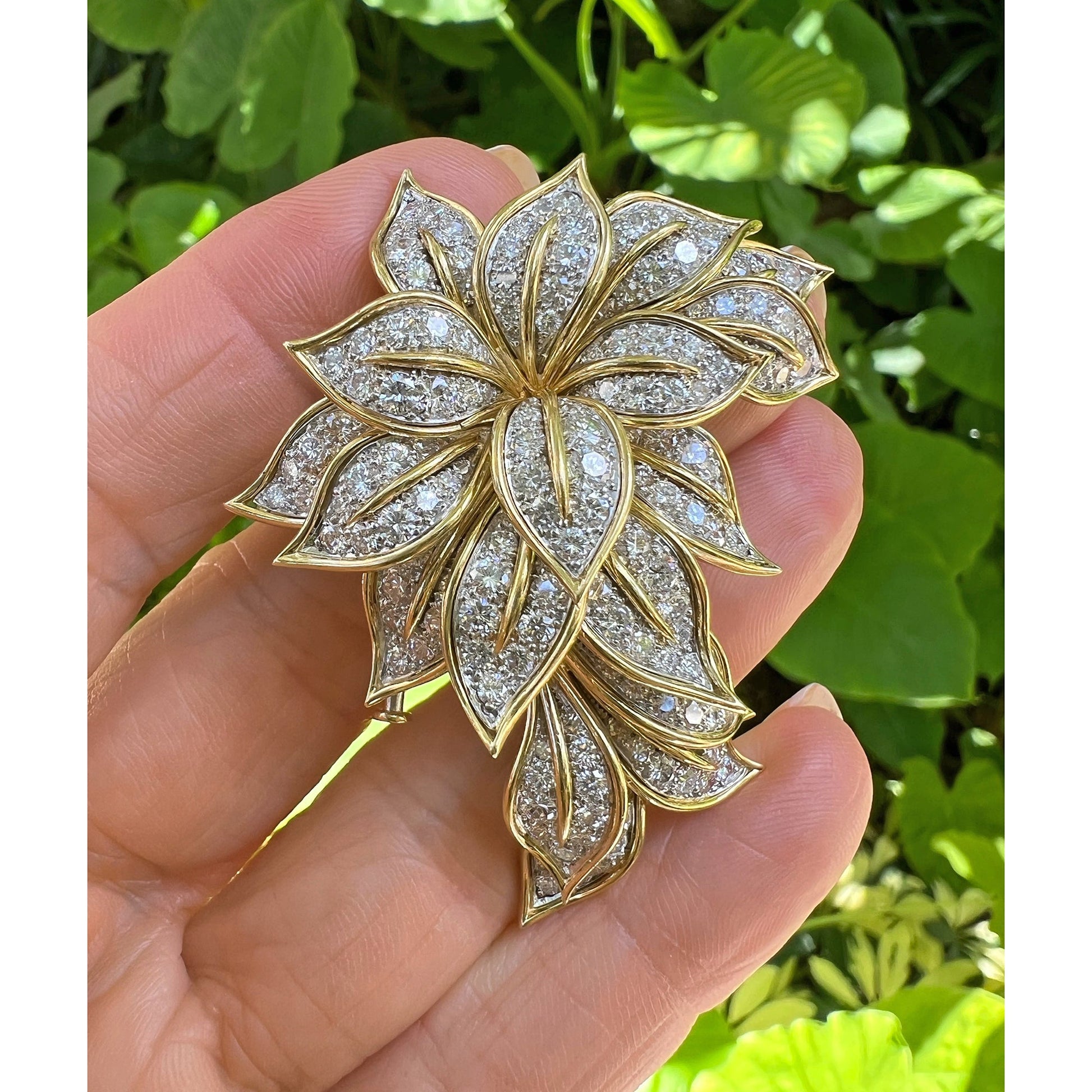 Van Cleef & Arpels - 1960s 18k Yellow Gold Platinum Diamond Floral Brooch