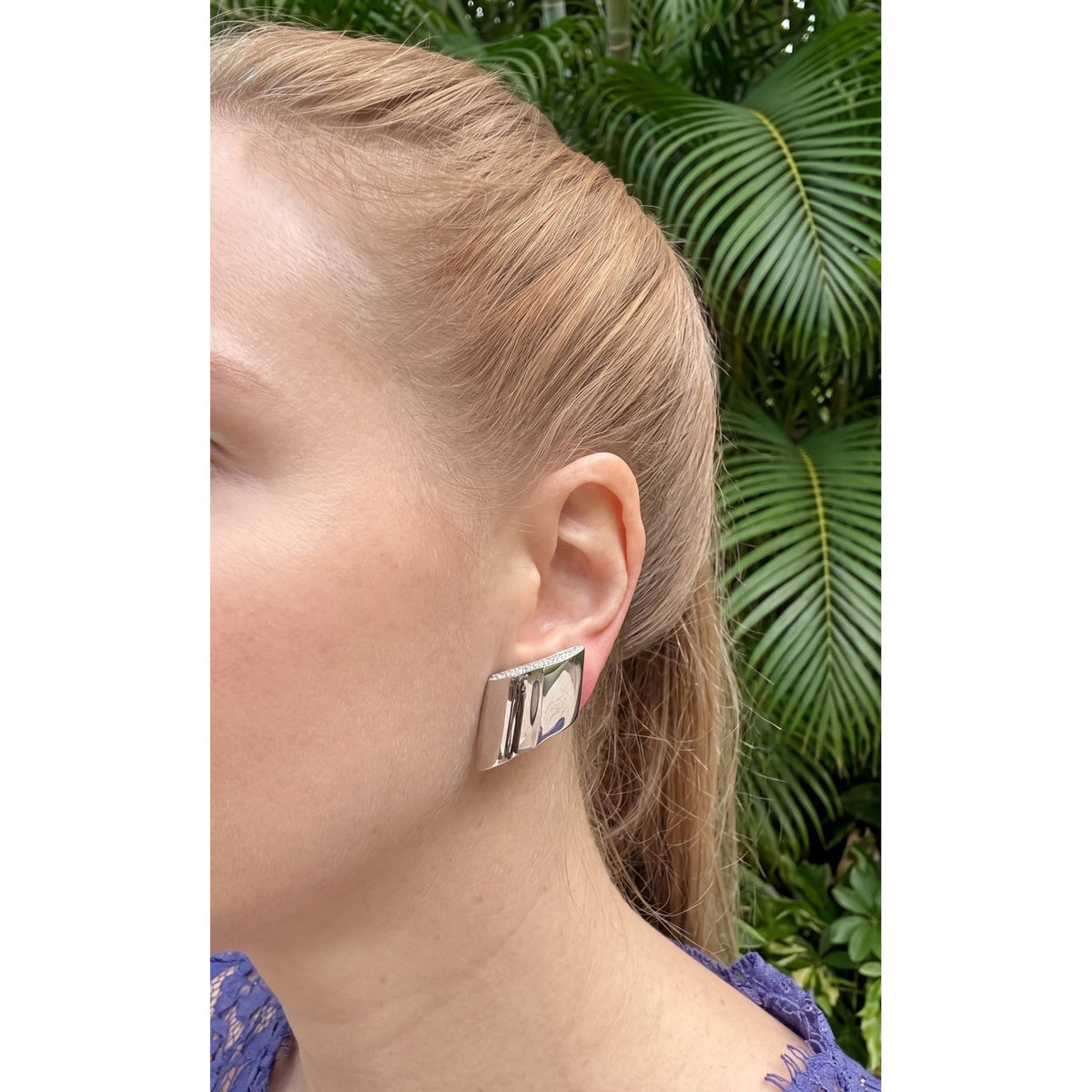 Vhernier - Estate 18k White Gold Diamond Vague Earrings