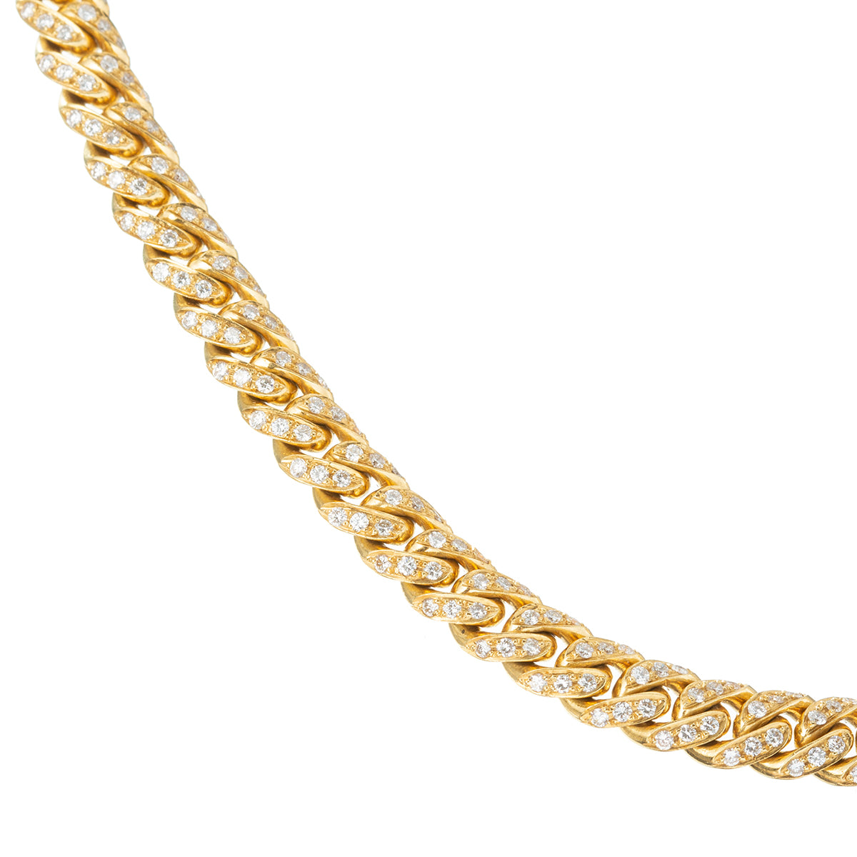 Close Up Detailed Image of 18k Yellow Gold Pavé Diamond Curb-Link Necklace