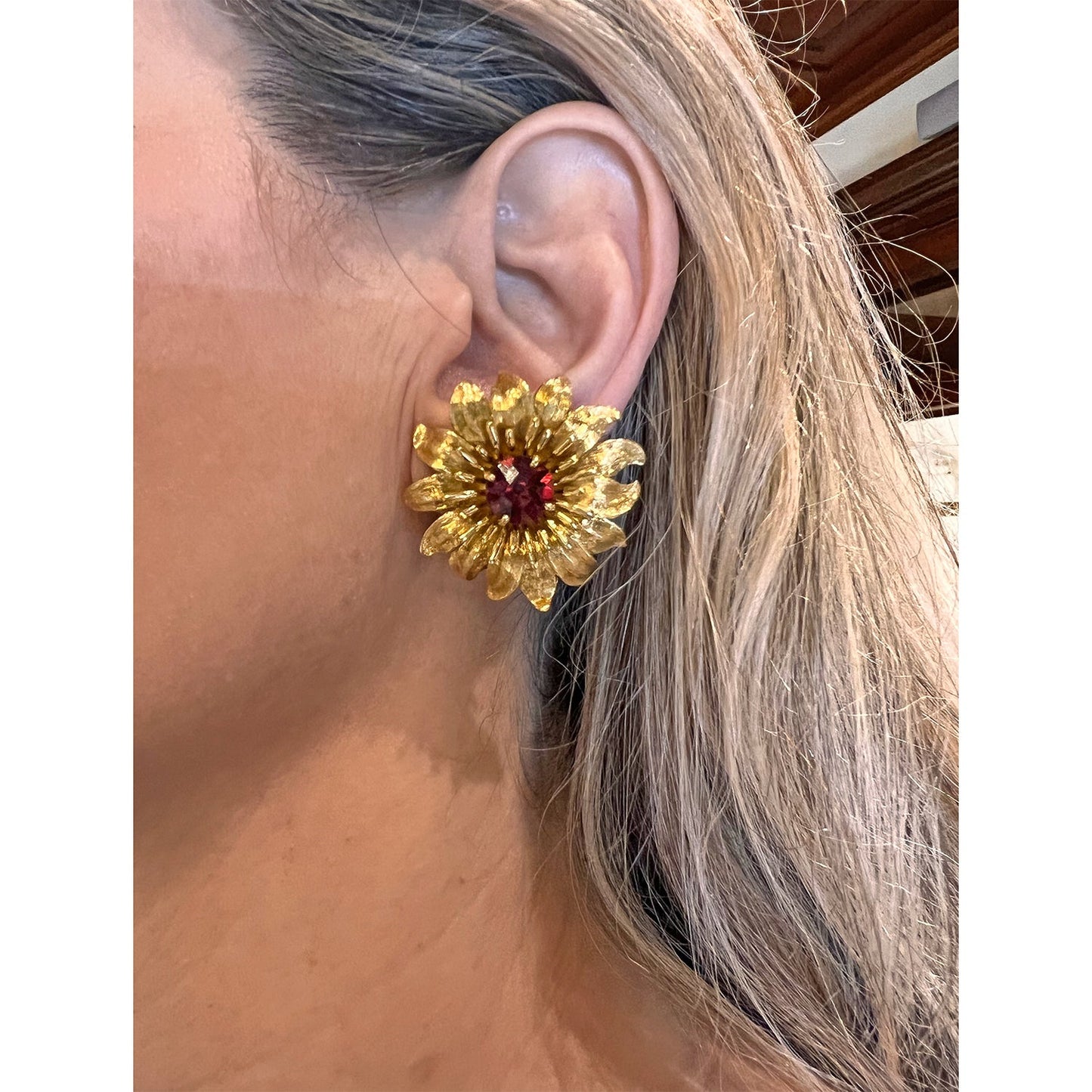 Bielka - 18k Yellow Gold Rhodolite Garnet Flower Earrings