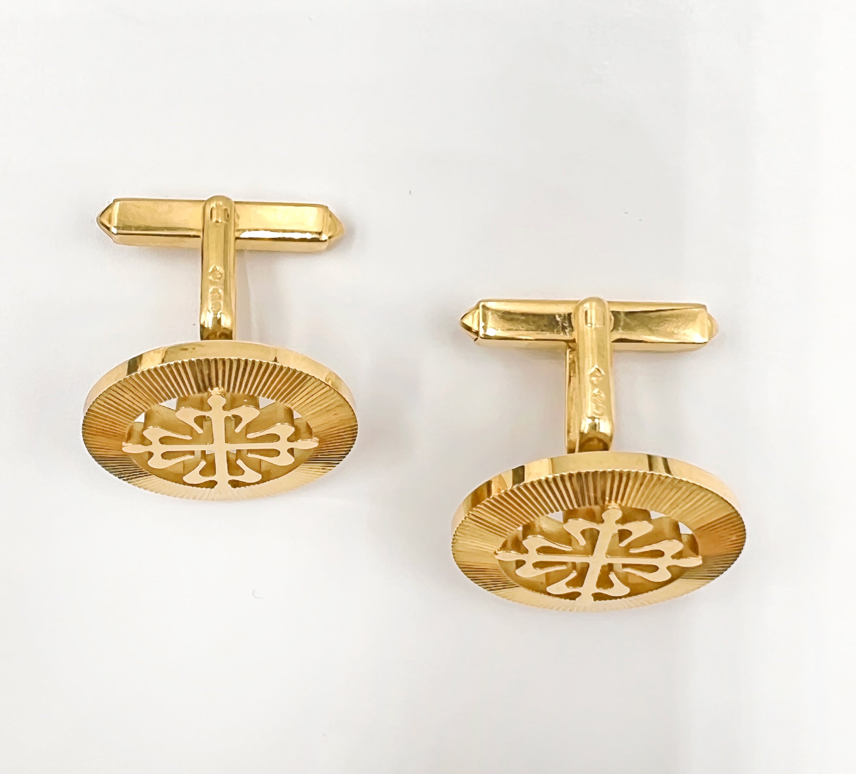 18k Yellow Gold Calatrava Cross Cufflinks Greenleaf Crosby