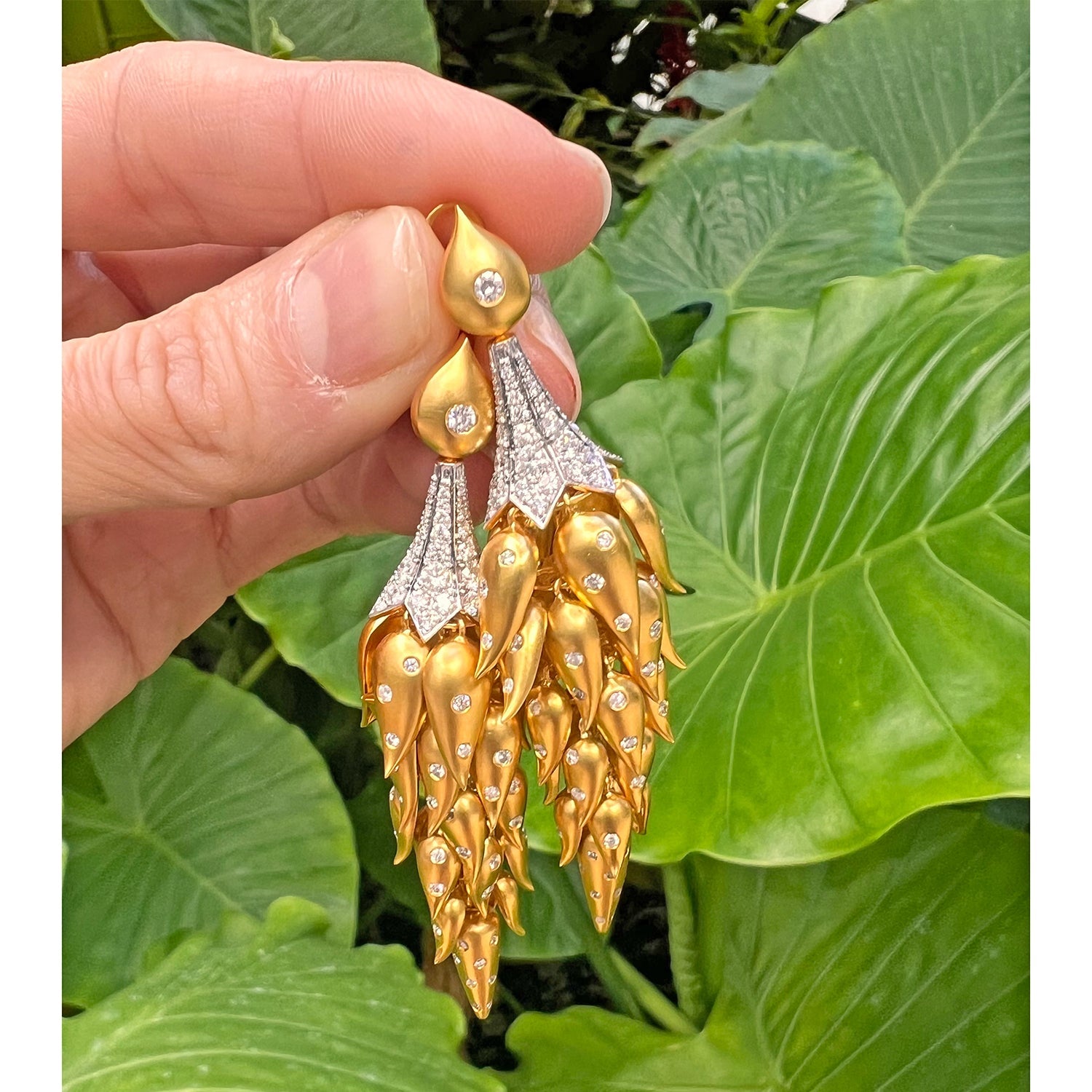 Greenleaf & Crosby - 18k Yellow Gold Falling Leaves Drop Earrings