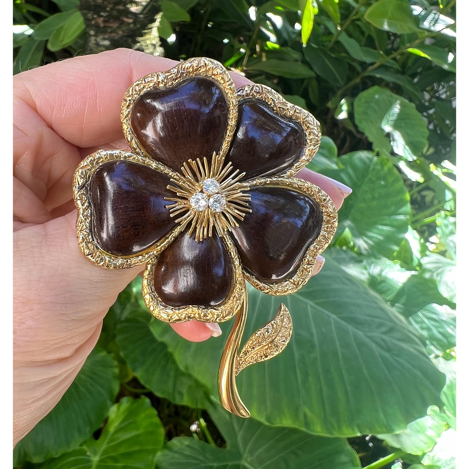 Van Cleef & Arpels - Large 18k Yellow Gold Diamond Wood Clematis Brooch